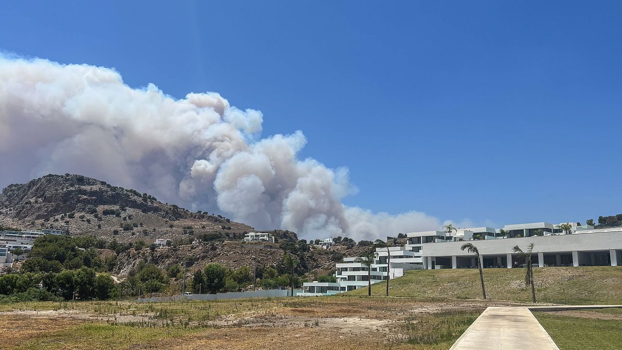 Brände auf Rhodos, Dampfwolken