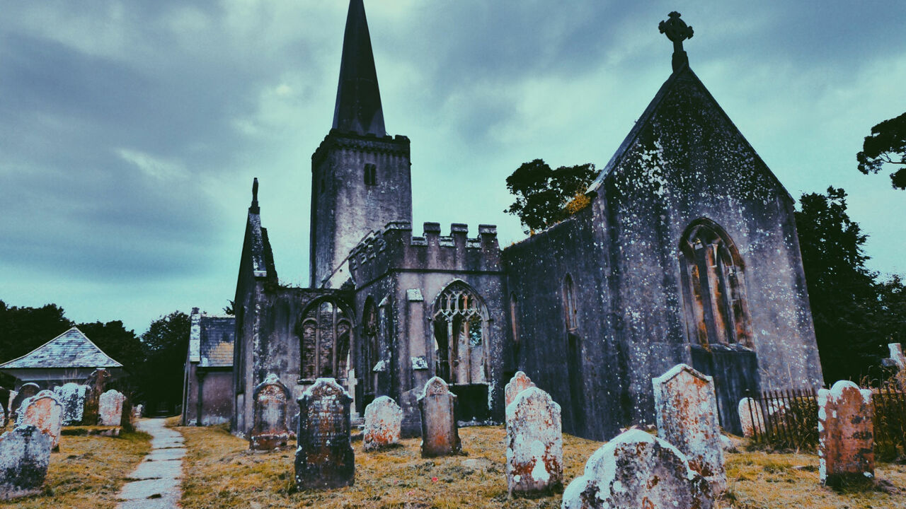 Kirche in Buckfastleigh im Dartmoor, mit Friedhof