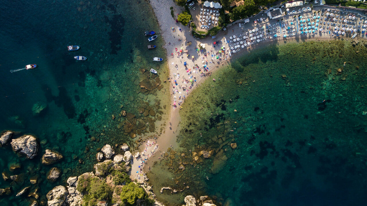 Spiaggia di Isola Bella, Sizilien Strand (von oben)