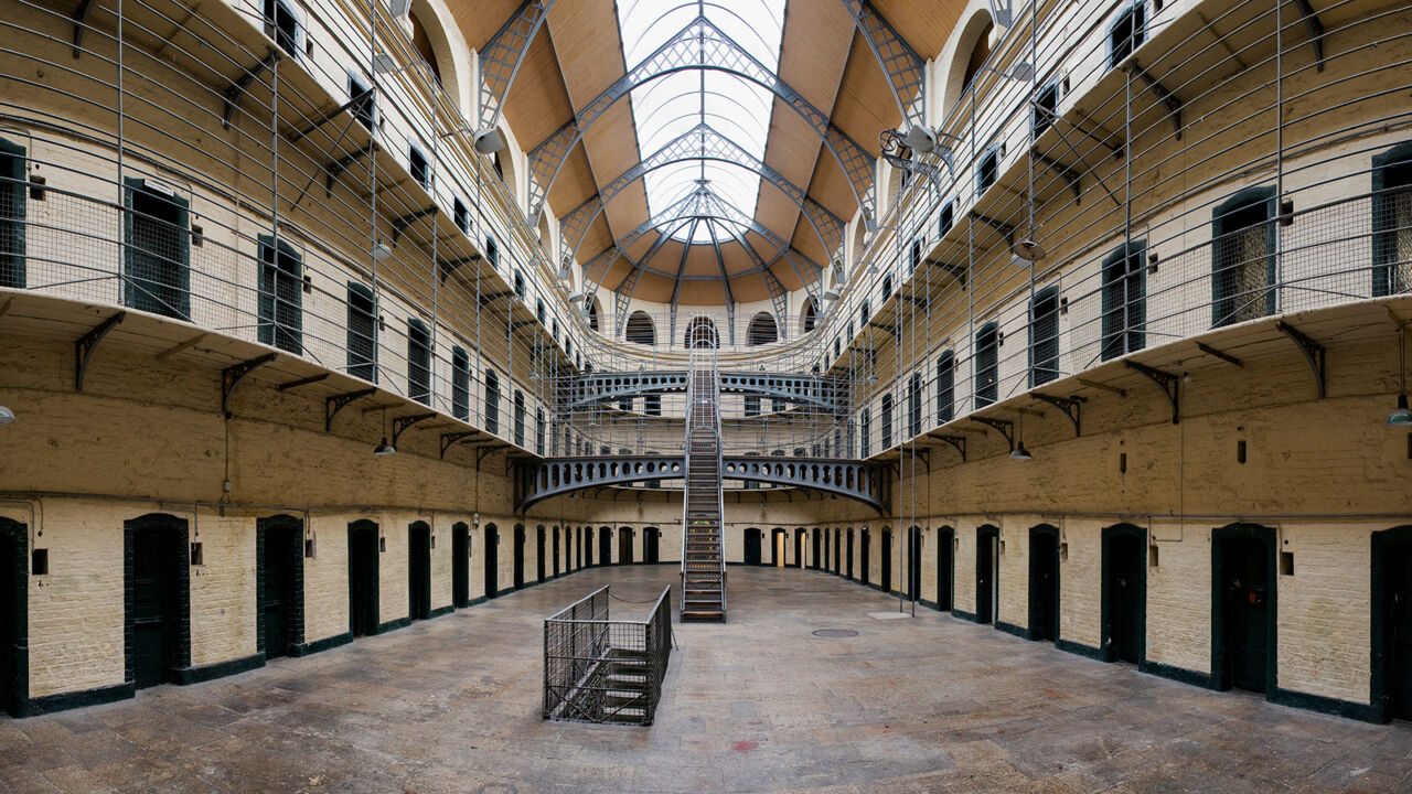 Blick auf die Halle des Kilmainham Gefängnisses