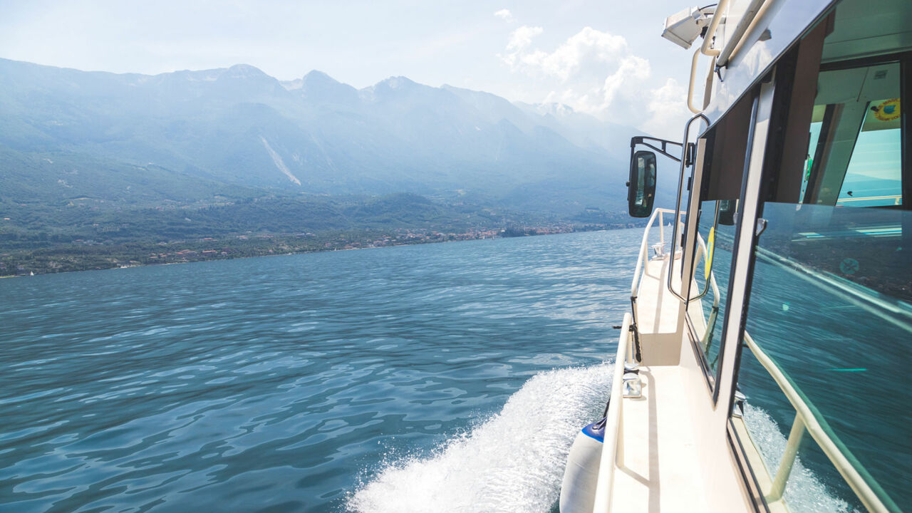 Ausblick aus dem Motorboot, Gardasee