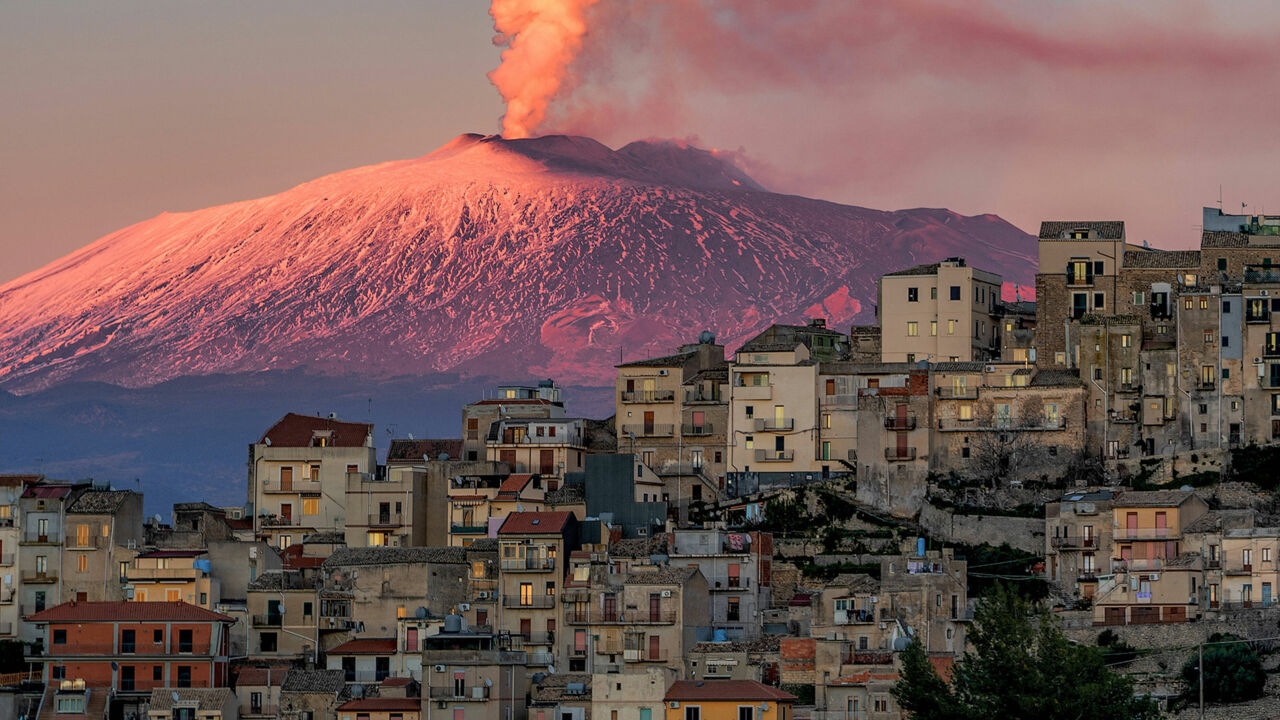 Catania und im Hintergrund der Ätna