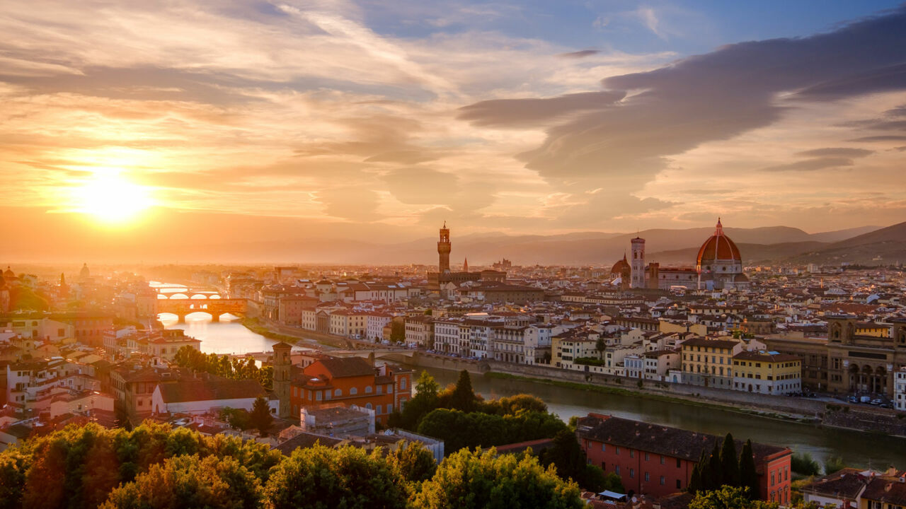 Sonnenuntergang über dem Panorama von Florenz