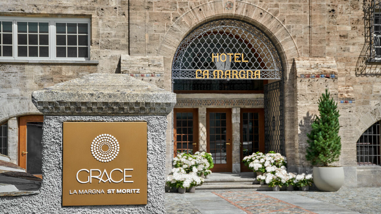 Blick auf den Eingang des „Grace La Margna“ in St. Moritz