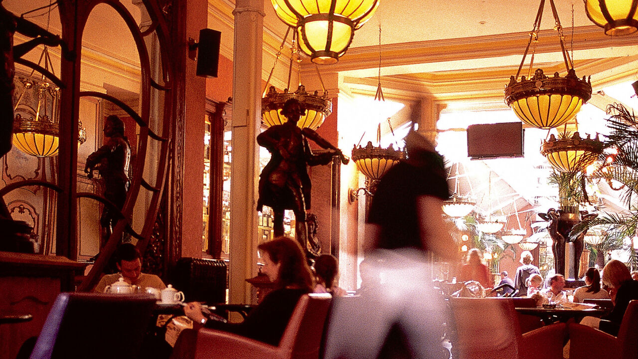 Jugendstilambiente im Café en Seine