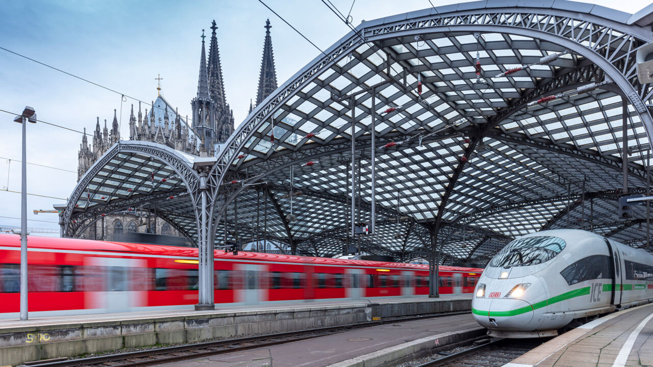 Zugreisen Bahnhof Köln