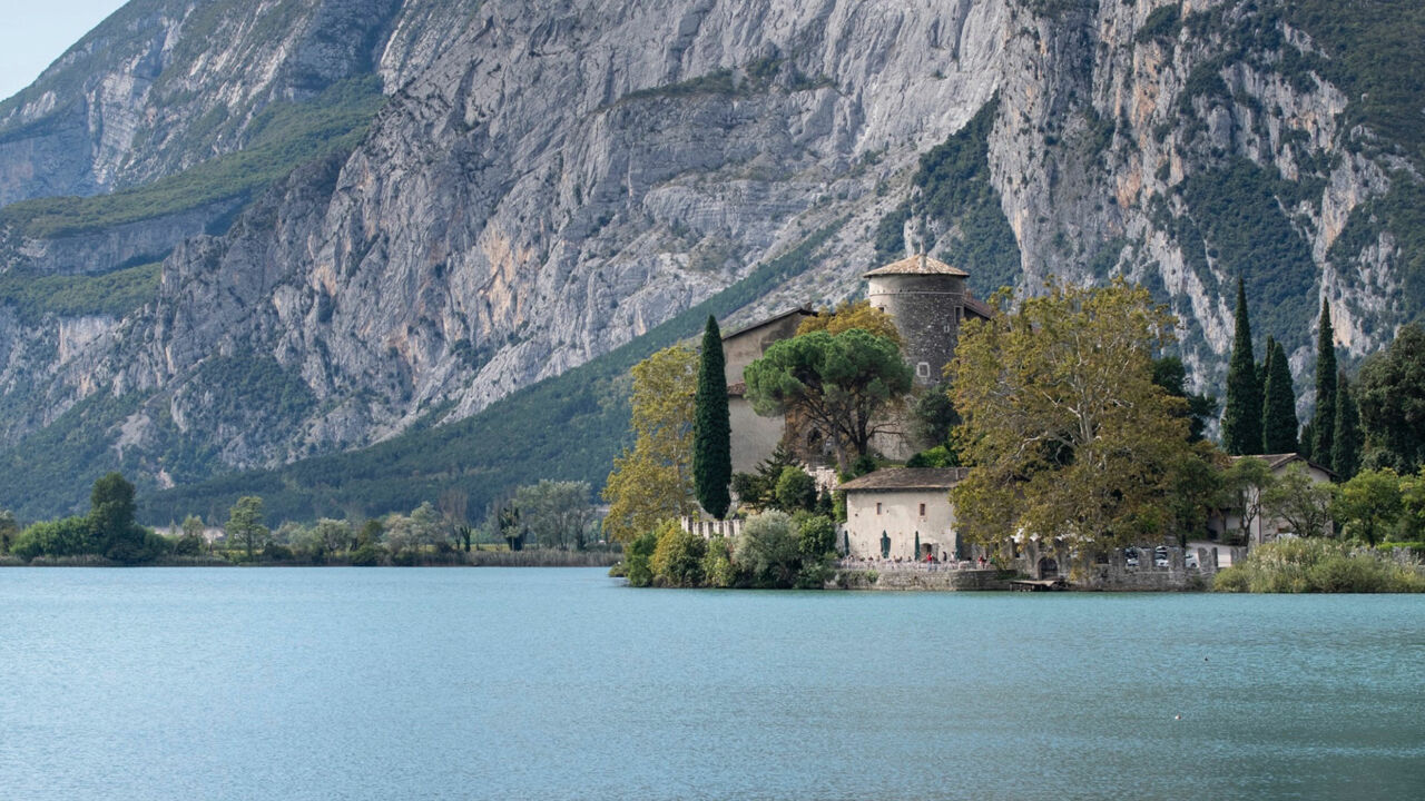 Castel Toblino, Schloss mit Restaurant im Trentino