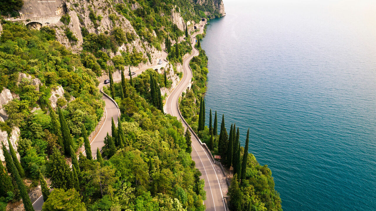 Luftaufnahme der Strada della Forra, Gardasee