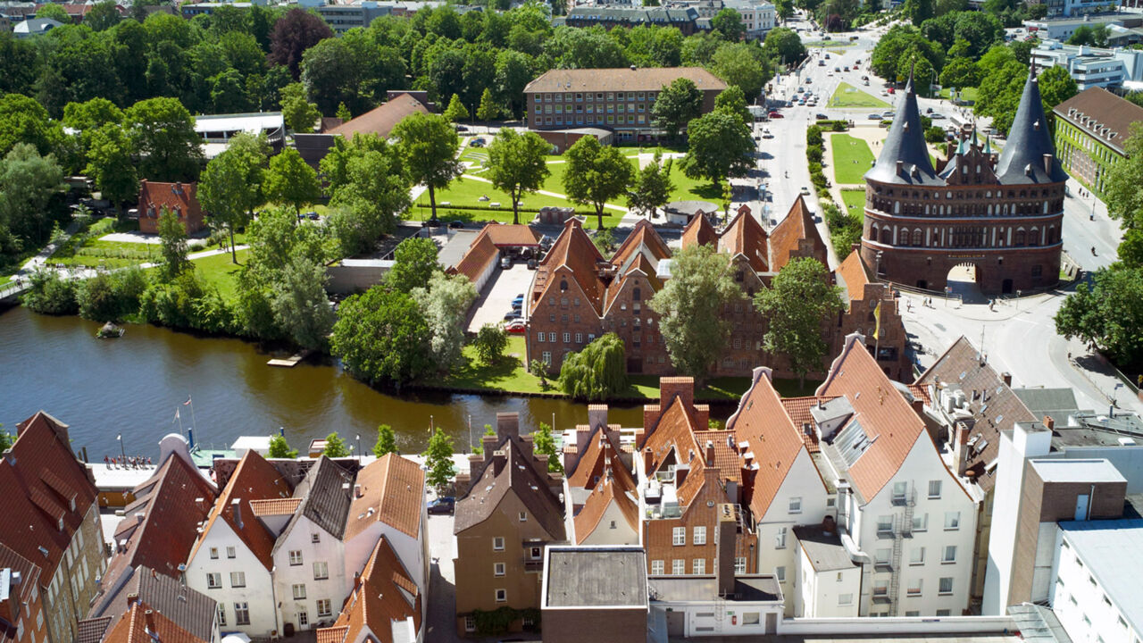 Lübeck von oben, Holstentor, Altstadt