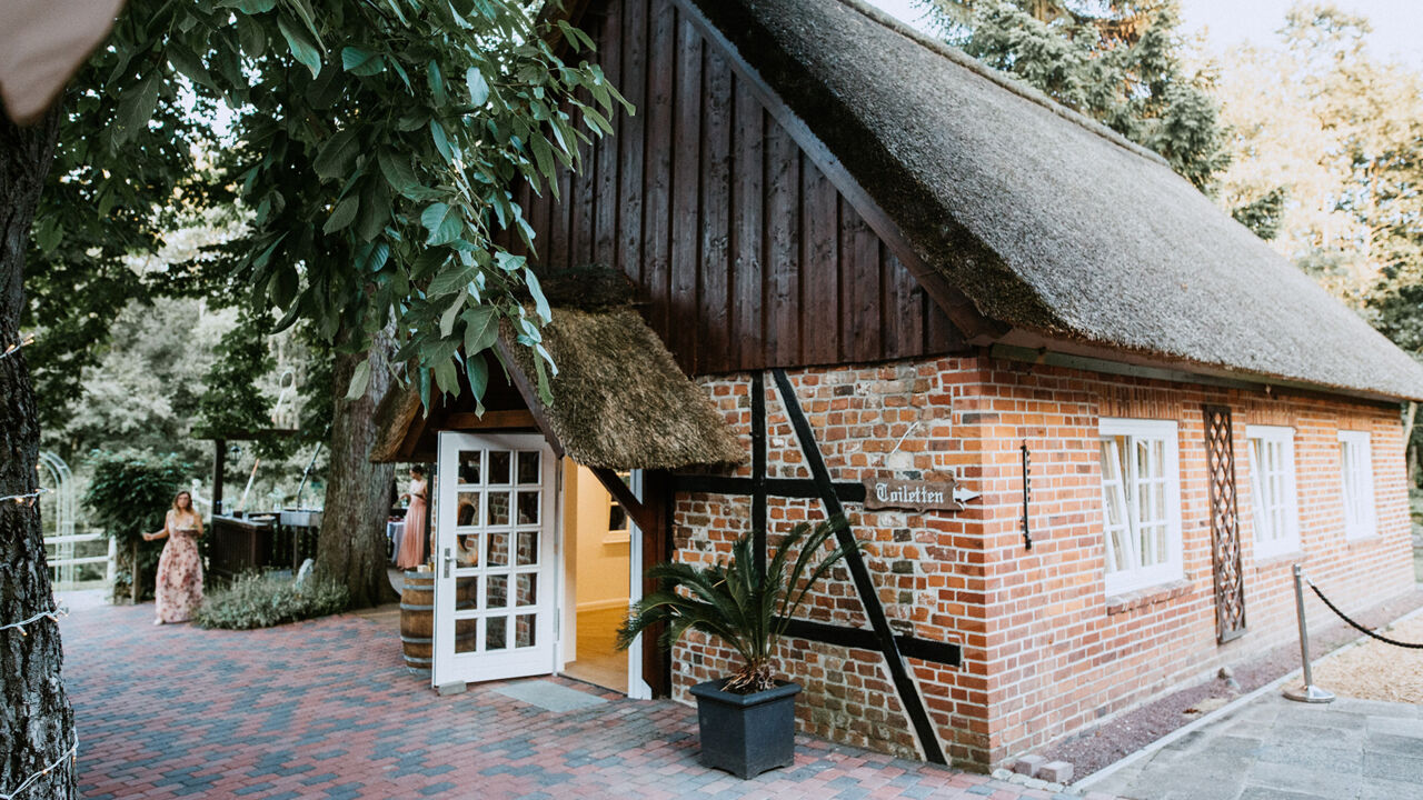 Blick auf das historische Landhaus „Absalonshort“