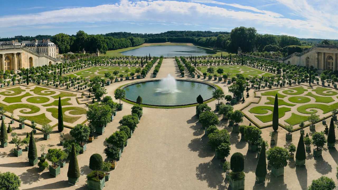 Die prächtigen Gärten und Fontänen von Versailles