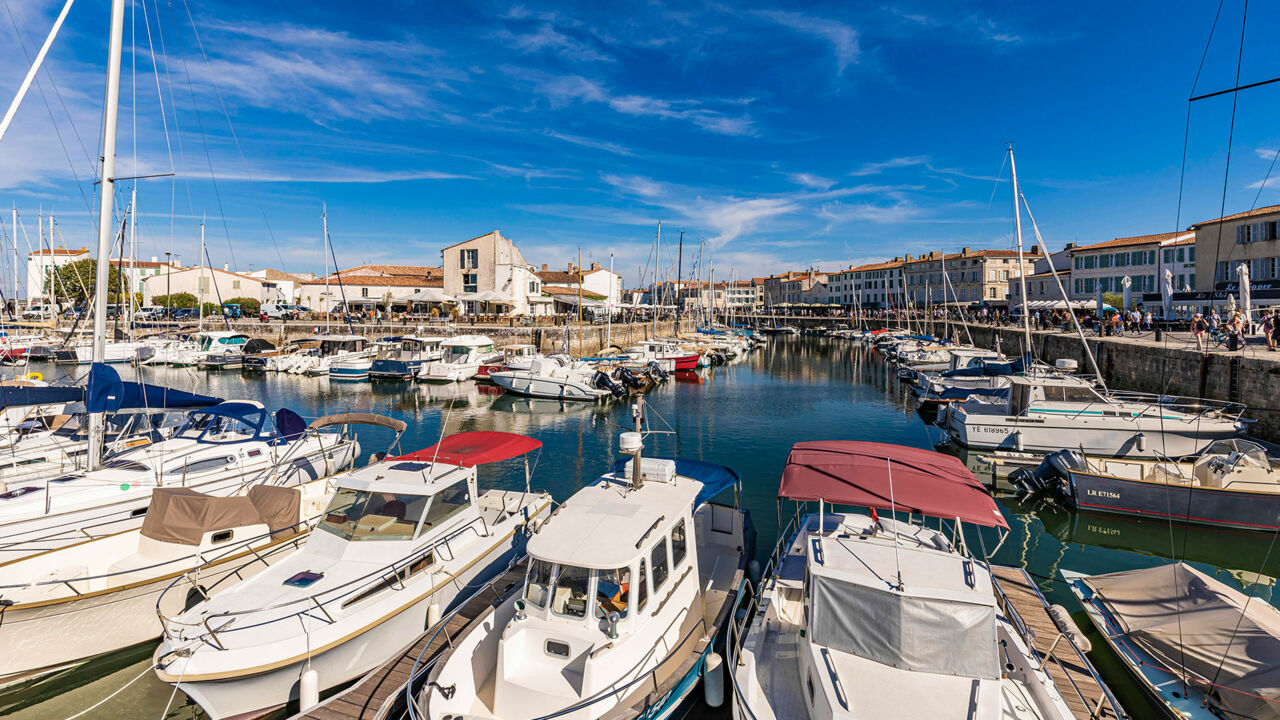 Hafen mit Booten in Saint-Martin-de-Ré, Hauptstadt der Île de Ré