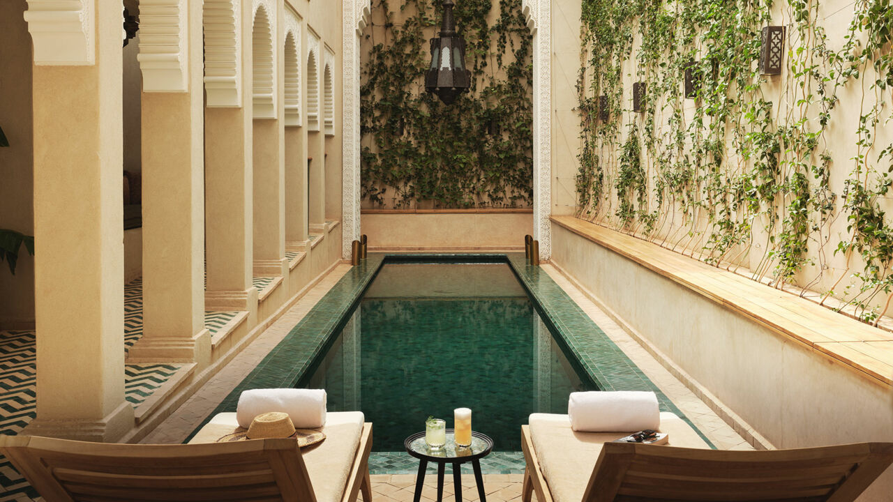 Pool im Hotel „Izza“ in Marrakesch