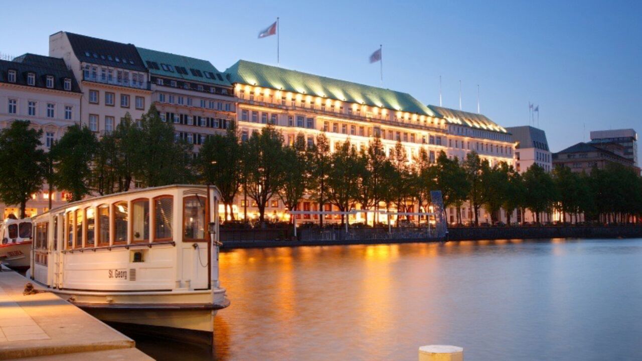 „Fairmont Hotel Vier Jahreszeiten“ in Hamburg