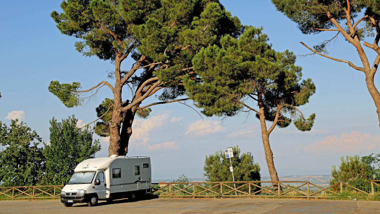 Camping in Montepulciano, Wohnmobil auf Stellplatz