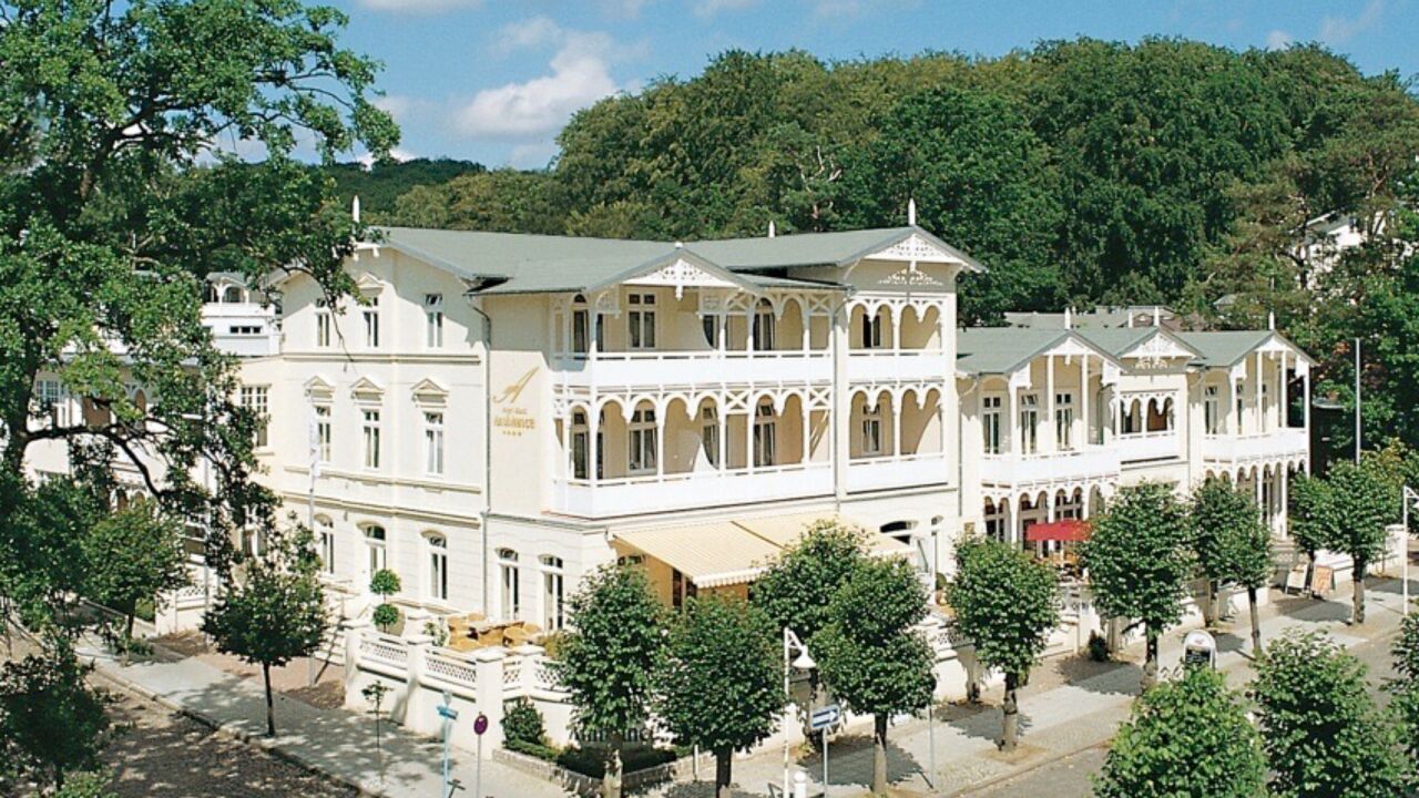 „Romantik ROEWERS Privathotel“ auf Rügen