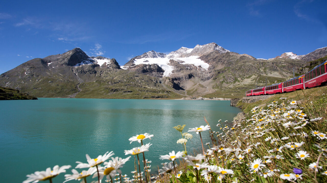 Bernina Express am Lago Bianco