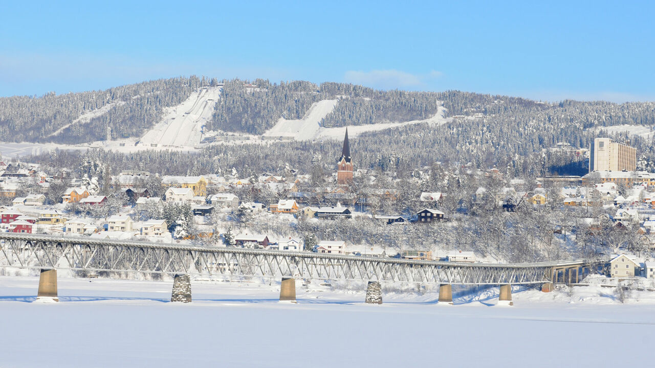 Lillehammer liegt am Ufer des Mjøsa-Sees.