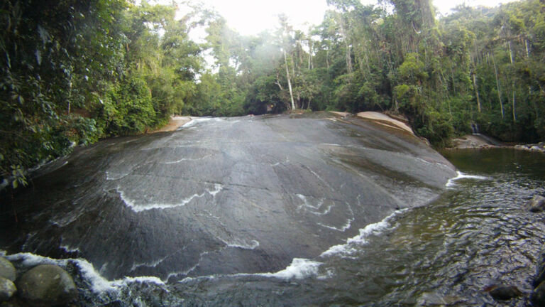 Eine natürliche Wasserrutsche: der Cachoeira do Tobogã.