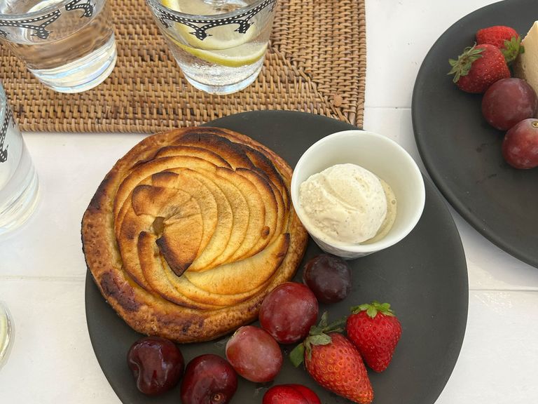 Apfeltörtchen mit Vanilleeis, Purobeach Barcelona