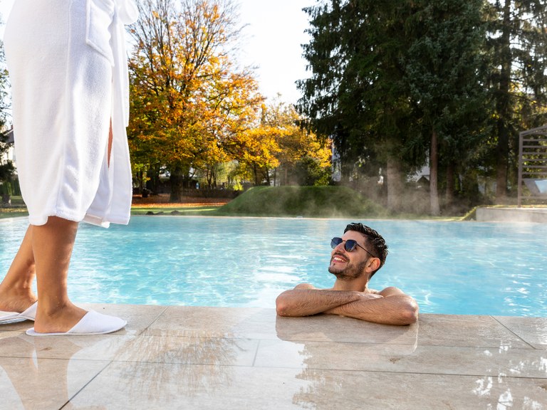 Das Parkhotel Aussen Pool Bild 2