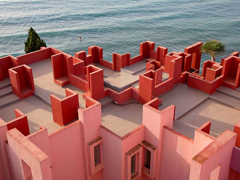 Valencia Calpe Edifici La Muralla Roja