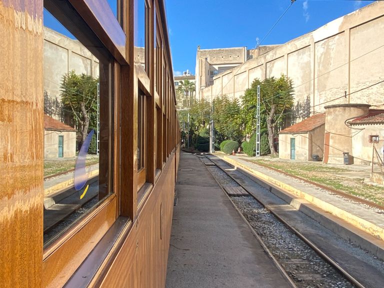 Haltestelle des Ferrocarril, von Palma nach Sóller