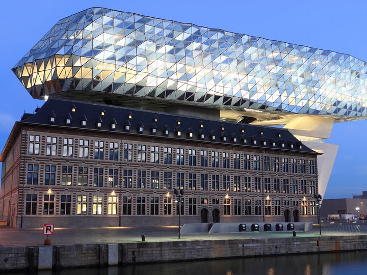 Das Havenhuis in Antwerpen stammt aus der Feder von Zaha Hadid. Havenhuis, Antwerpen