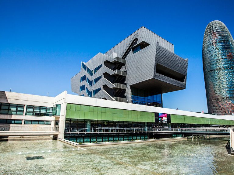 Das Museu del Disseny de Barcelona zeigt 2023 spektakuläre Keramiken von Pablo Picasso.  Museu del Disseny de Barcelona, Ansicht von außen