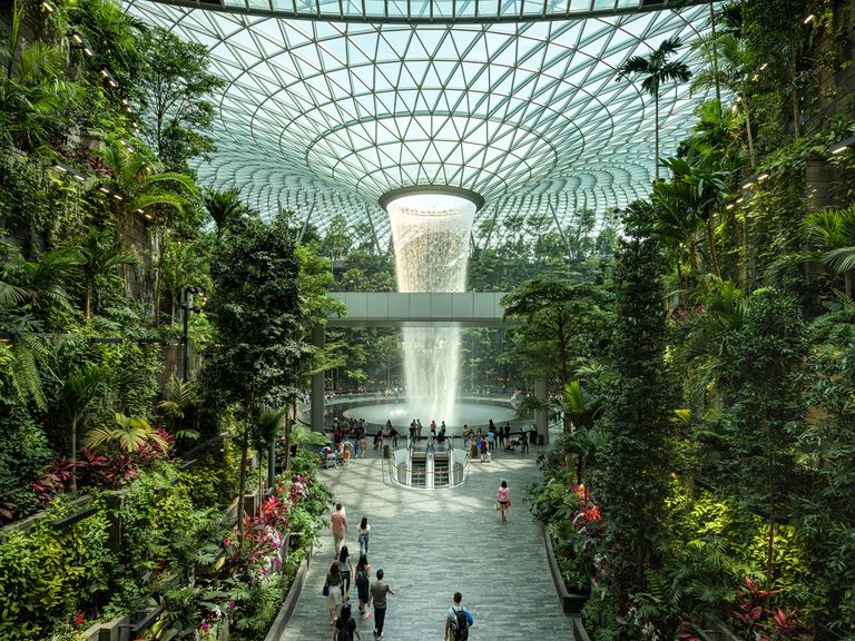 Wasserfall am Changi International Airport, Singapur