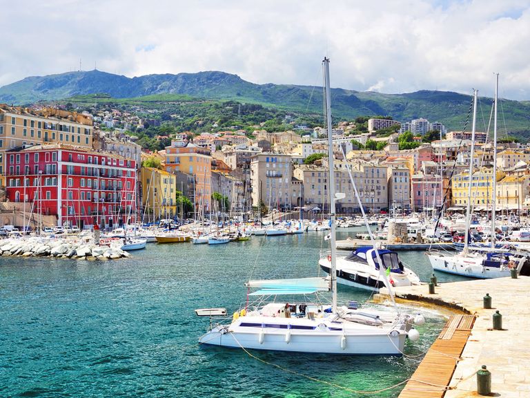 Das alte Hafenviertel in Bastia, Korsika