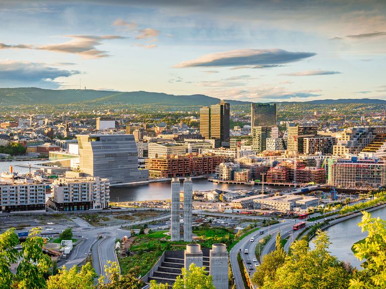 Blick auf Oslo bis zum Viertel Bjørvika