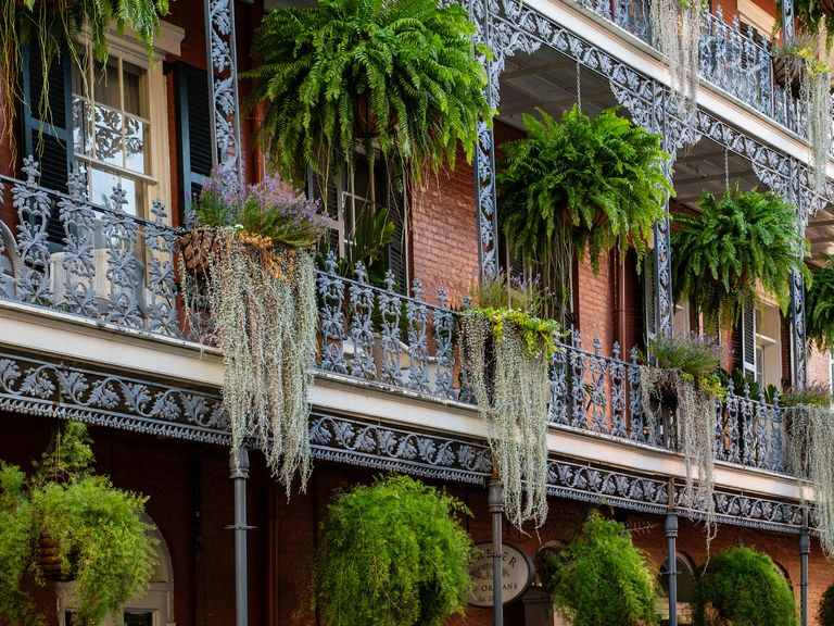 Hier zu sehen: ein typisches Haus mit Balkon im French Quarter von New Orleans. Typisches Haus mit Balkon im French Quarter von New Orleans