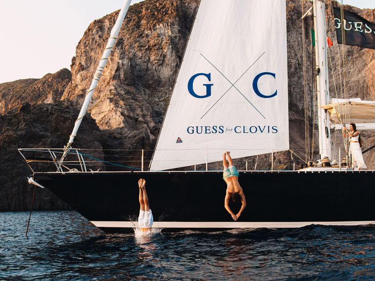 Pop-up Guess x Clovis Segelyacht