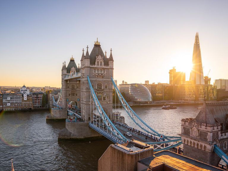 Unverkennbares Wahrzeichen der Stadt: die London Tower Bridge. London Tower Bridge
