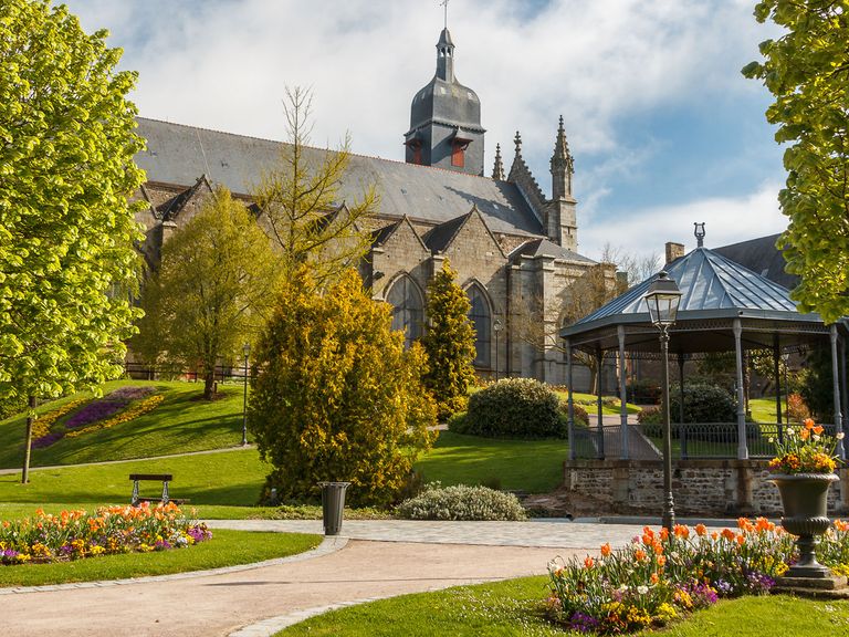 Park in Fougères in der Bretagne
