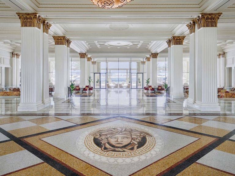 Opulente Lobby im Palazzo Versace Dubai Fashion Hotel, Versace Palazzo Dubai