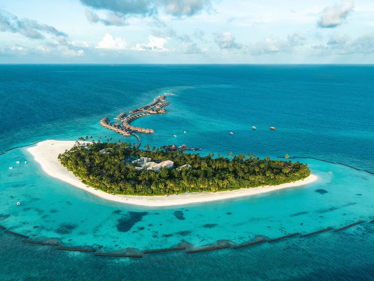 Luftaufnahme vom 5-Sterne-Hotel Constance Halaveli Maldives auf den Malediven