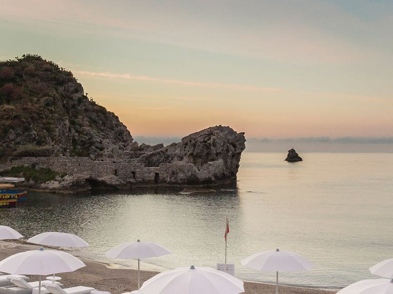 Privatstrand im Mazzarò Sea Palace, Taormina