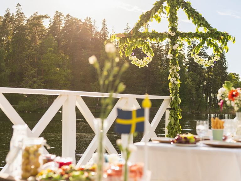 Mittsommer am See, Schweden