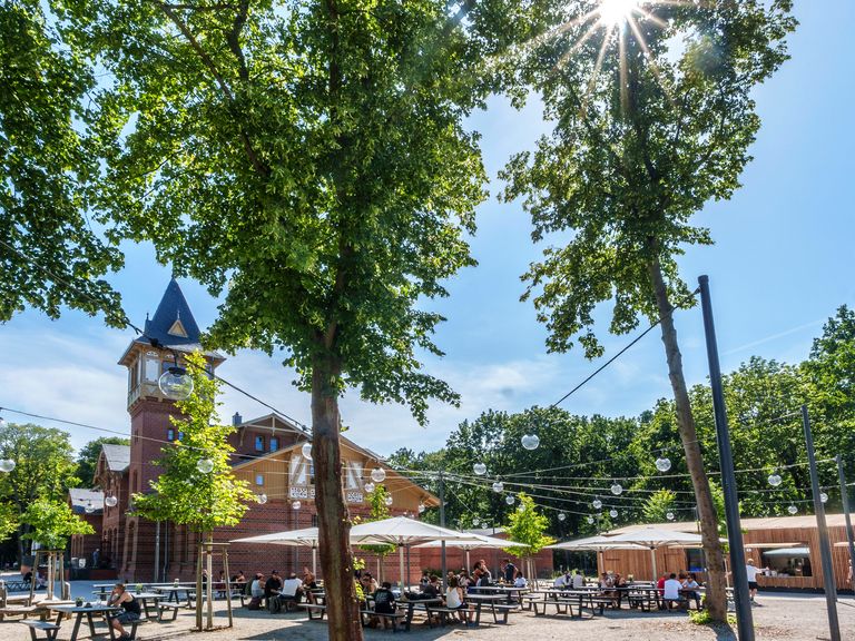 Der Spreepark wird 2027 als Ensemble wiedereröffnen, das Eierhäuschen hat bereits geöffnet. Eierhäuschen im Spreepark Berlin
