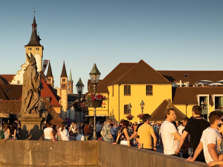 Mainbrücke in Würzburg Mainbrücke in Würzburg