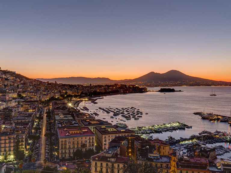 Der Vesuv und der Golf von Neapel Aussicht auf Neapel und den Vesuv