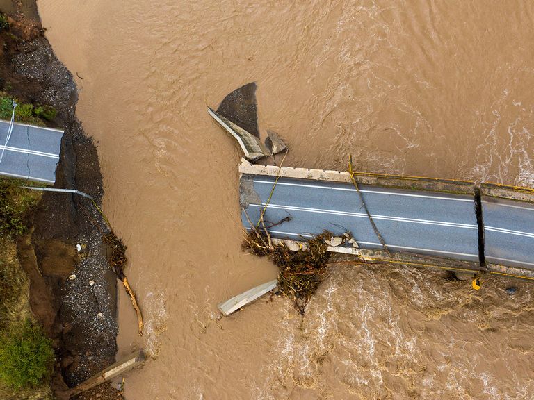 Extremwetter in der Region Thessalien, zerstörte Brücke