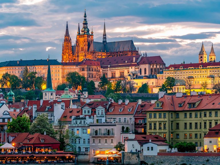 Abendlicher Blick auf den Hradschin, die Burg von Prag