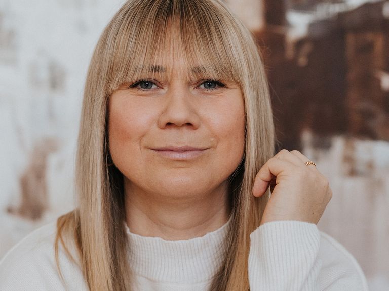 Louisa Dellert spricht im Merian-Interview über ihr Reiseverhalten. Louisa Dellert