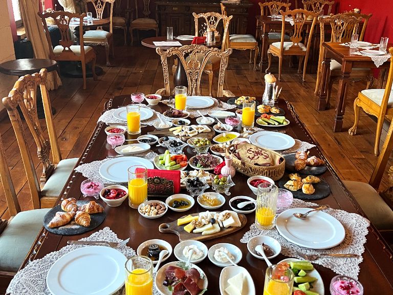 Sacred House, Frühstück Mezze