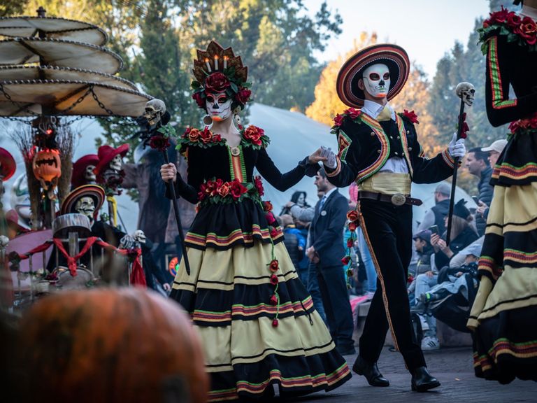 Die Halloween-Parade ist eines der Highlights im Oktoberprogramm des Europa-Parks. Halloween-Parade im Europa-Park Rust