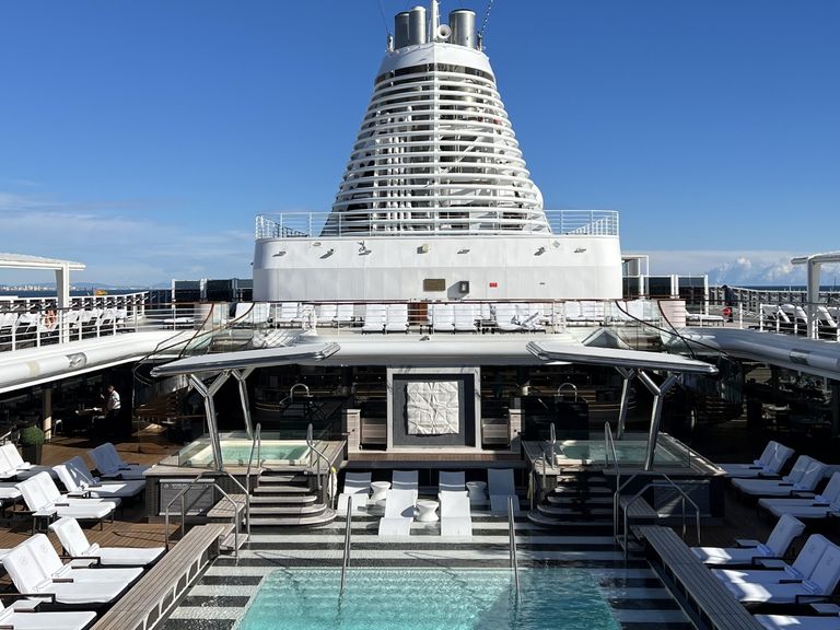 Regent Seven Seas Grandeur Pool