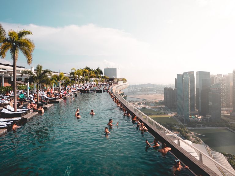 Das „Marina Bay Sands“ ist eines der beliebtesten Hotels in Singapur.  Pool des Marina Bay Sands, Pool, Singapur